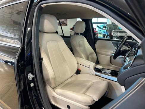 Used 2020 Mercedes-Benz GLB 250 image 40