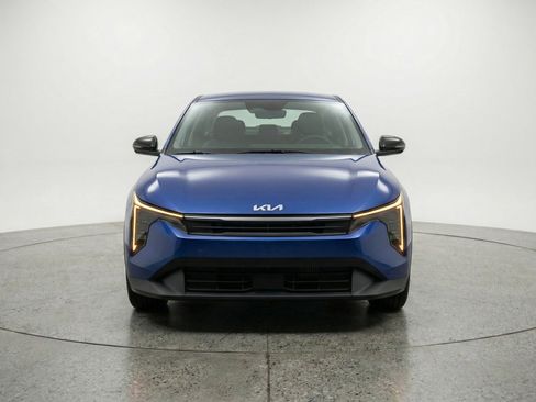 Used 2025 Kia K4 FWD image 2