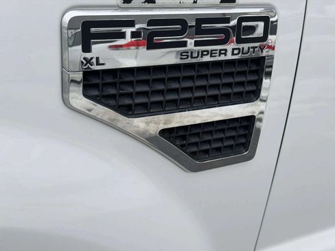 Used 2009 Ford F250 XL image 9