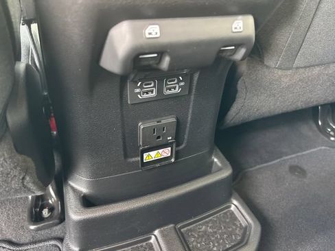 Used 2025 Jeep Wrangler Unlimited Sahara w/ Safety Group AWD/4WD image 14