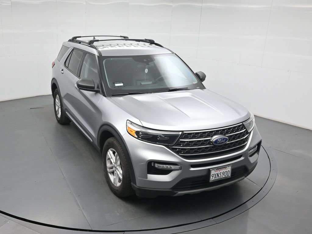 Used 2024 Ford Explorer XLT w/ Equipment Group 202A AWD/4WD image 38
