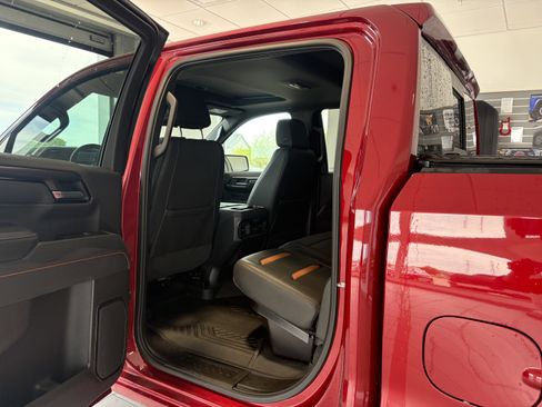 Used 2023 GMC Sierra 1500 AT4 w/ AT4 Premium Package AWD/4WD image 19