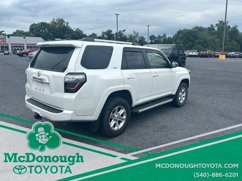 Used 2022 Toyota 4Runner SR5 AWD/4WD image 4