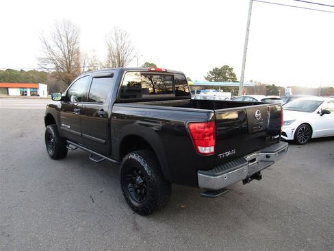 Used 2012 Nissan Titan SV w/ SV Value Truck Pkg image 6