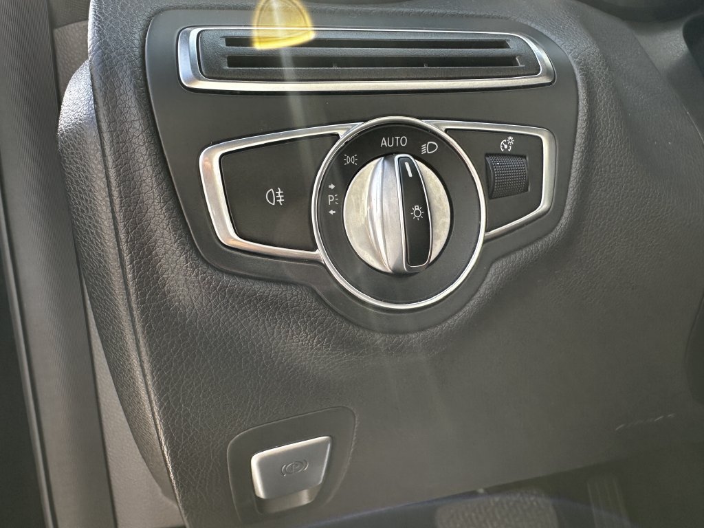 Used 2020 Mercedes-Benz C 300 Sedan image 34