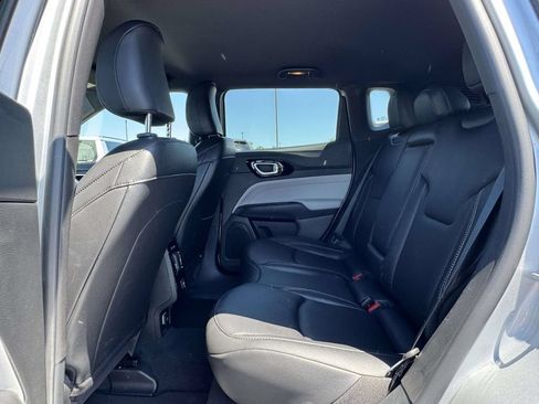 Used 2026 Jeep Compass Limited AWD/4WD image 14