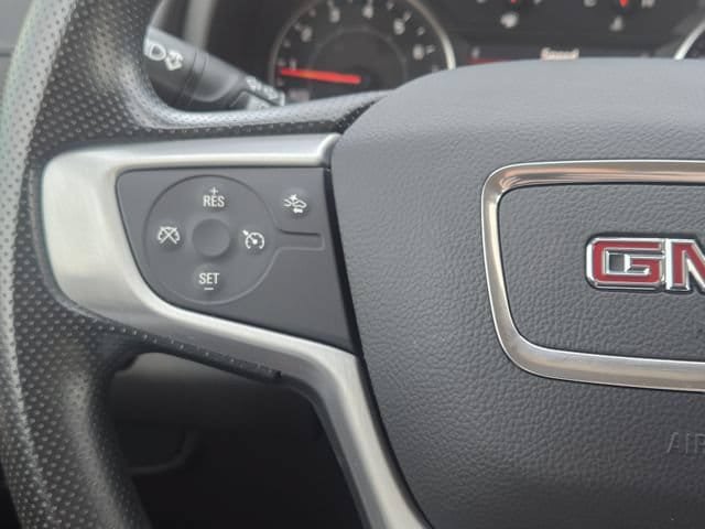 Used 2024 GMC Terrain SLE w/ Driver Convenience Package FWD image 28