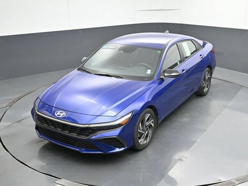 Certified 2025 Hyundai Elantra Sport FWD image 47