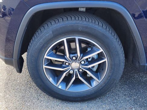 Used 2018 Jeep Grand Cherokee Limited AWD/4WD image 9