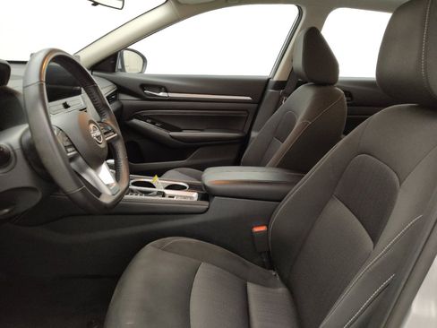 Used 2023 Nissan Altima 2.5 SV w/ SV Premium Package FWD image 17