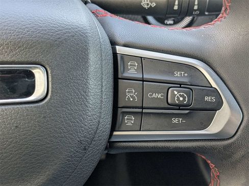 Used 2025 Jeep Compass Trailhawk w/ Trailhawk Elite Group image 29