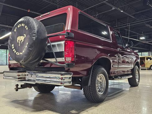Used 1996 Ford Bronco XLT image 11