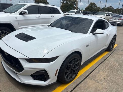 Used 2026 Ford Mustang GT Premium RWD image 2