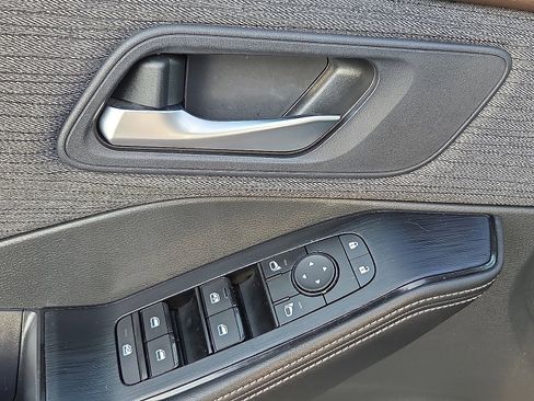 Used 2022 Nissan Rogue SV image 13