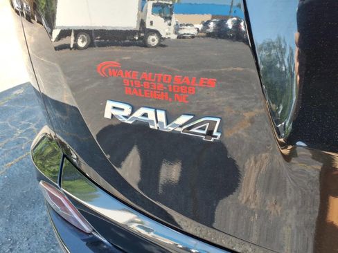 Used 2016 Toyota RAV4 XLE w/ Convenience Package AWD/4WD image 5