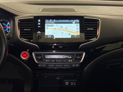 Used 2022 Honda Pilot Touring image 15