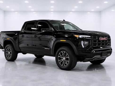 Used 2024 GMC Canyon AT4 AWD/4WD image 7
