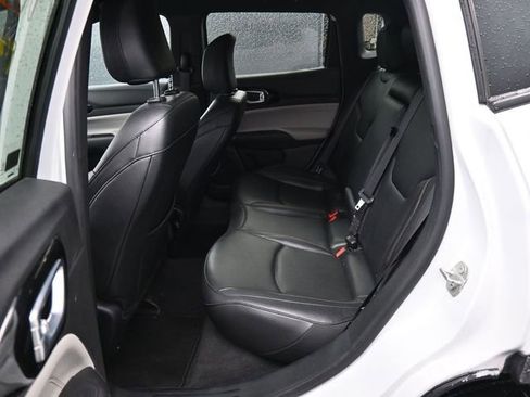 Used 2024 Jeep Compass Limited image 13