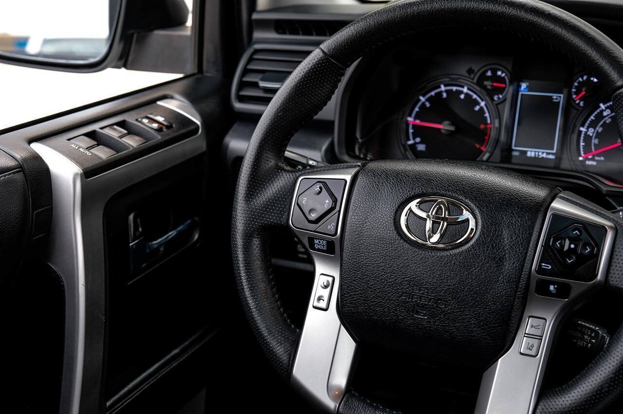 Used 2021 Toyota 4Runner SR5 Premium w/ Moonroof Package AWD/4WD image 23