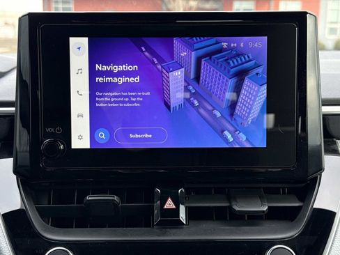 Used 2024 Toyota Corolla SE image 3