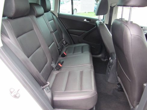 Used 2015 Volkswagen Tiguan SEL AWD/4WD image 26