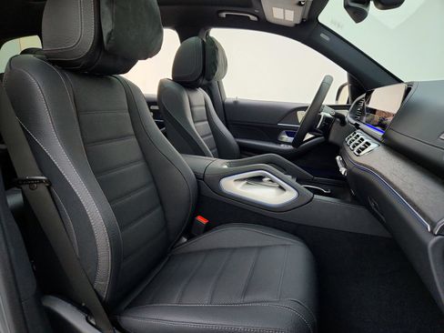 New 2026 Mercedes-Benz GLS 450 4MATIC image 21