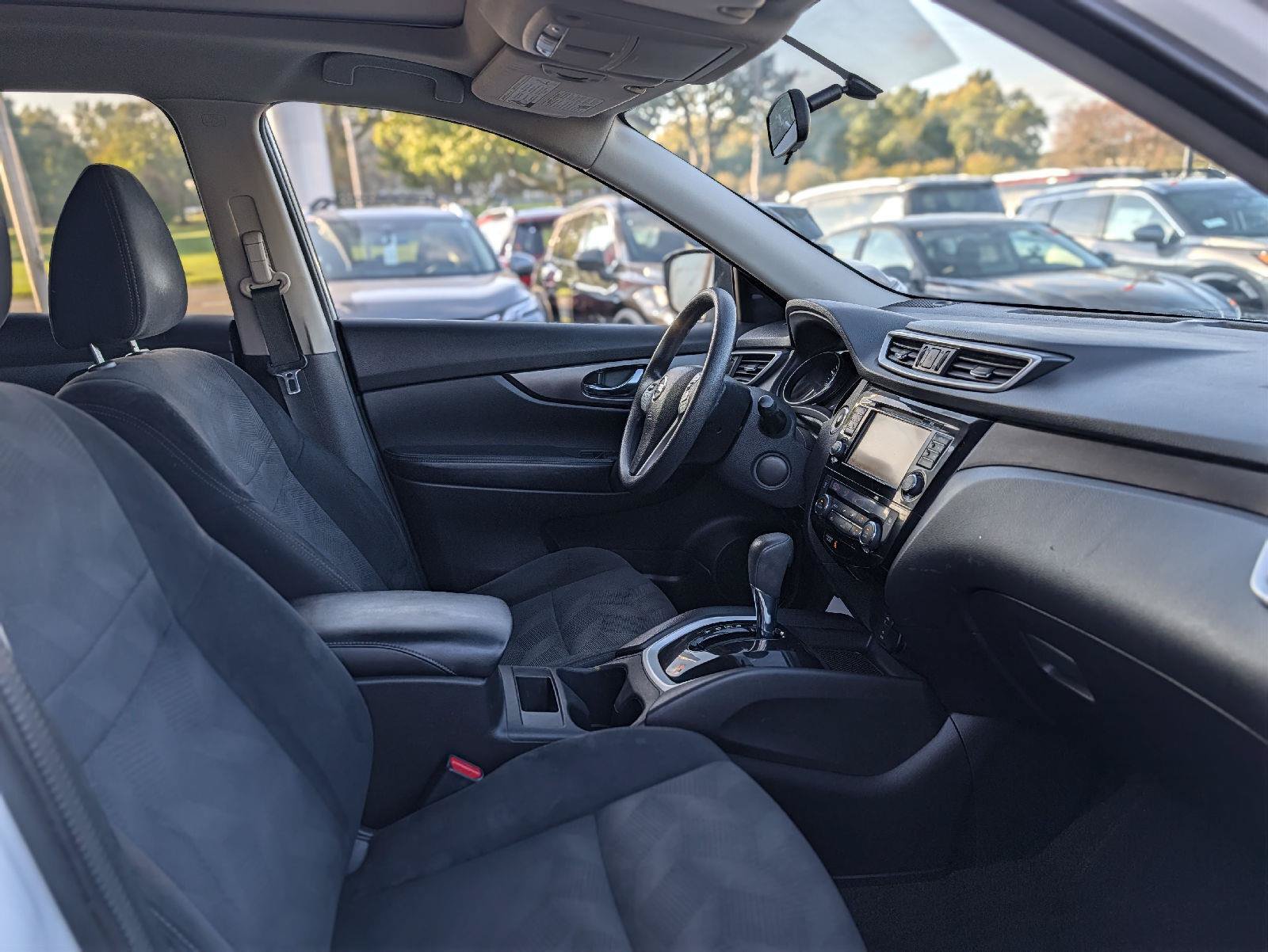 Used 2014 Nissan Rogue SV w/ SV Premium Package AWD/4WD image 21