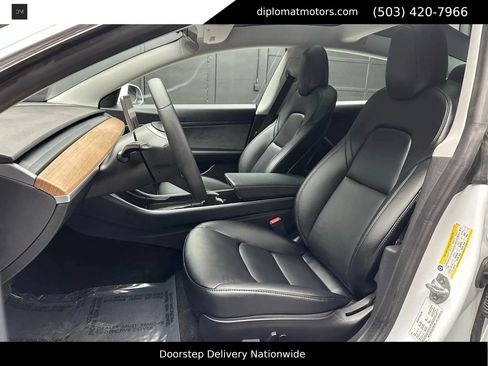 Used 2020 Tesla Model 3 Standard Range Plus RWD image 18