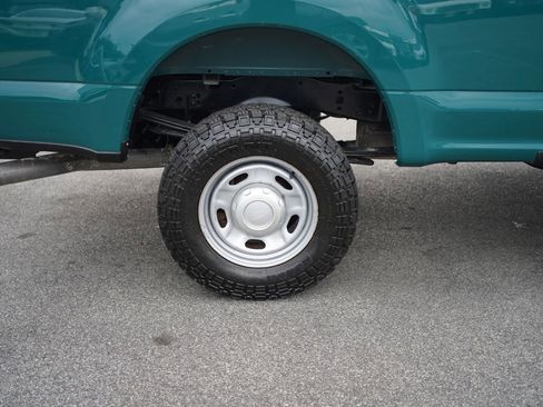 Used 2019 Ford F250 XL w/ Power Equipment Group AWD/4WD image 31