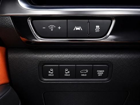 Used 2024 Kia Carnival SX Prestige FWD image 38