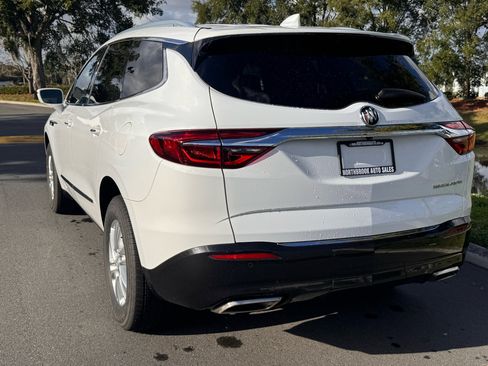 Used 2019 Buick Enclave Essence image 12