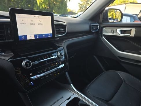 Used 2021 Ford Explorer Limited w/ Equipment Group 301A RWD image 30