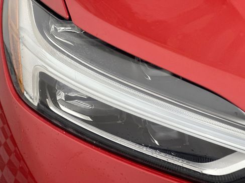 Used 2023 Volvo XC60 B5 Plus w/ Protection Package Premier image 9