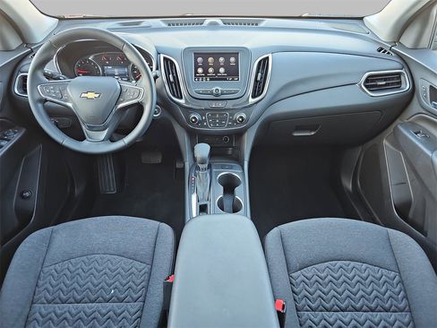 Certified 2024 Chevrolet Equinox LT image 9