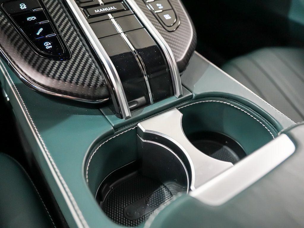 Used 2025 Aston Martin V8 Vantage Coupe RWD image 28