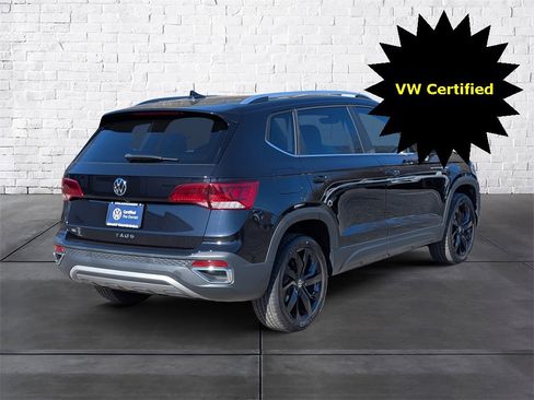 Certified 2023 Volkswagen Taos SE w/ Panoramic Sunroof Package image 7