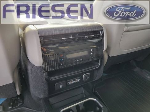 Used 2023 Jeep Wagoneer L Series III w/ Premium Group I image 28