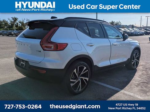 Used 2022 Volvo XC40 T5 R-Design w/ Protection Package Premier AWD/4WD image 2