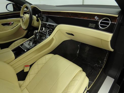 Used 2020 Bentley Continental GT V8 First Edition image 16