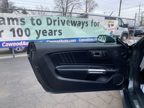 Used 2015 Ford Mustang Premium image 12