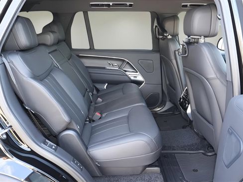 New 2026 Land Rover Range Rover Long Wheelbase SE image 17