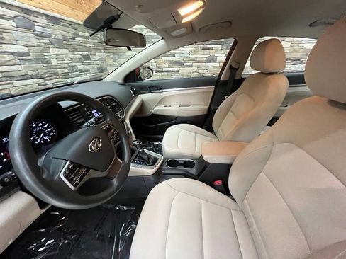 Used 2018 Hyundai Elantra SE FWD image 11