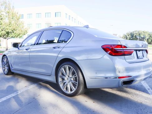 Used 2019 BMW 740i w/ Executive Package image 5