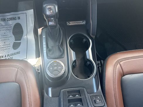 Used 2024 Ford Bronco Outer Banks AWD/4WD image 19