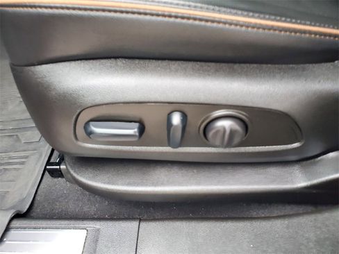 Used 2023 GMC Acadia AT4 w/ Technology Package image 8