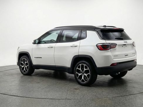 Used 2025 Jeep Compass Limited image 6