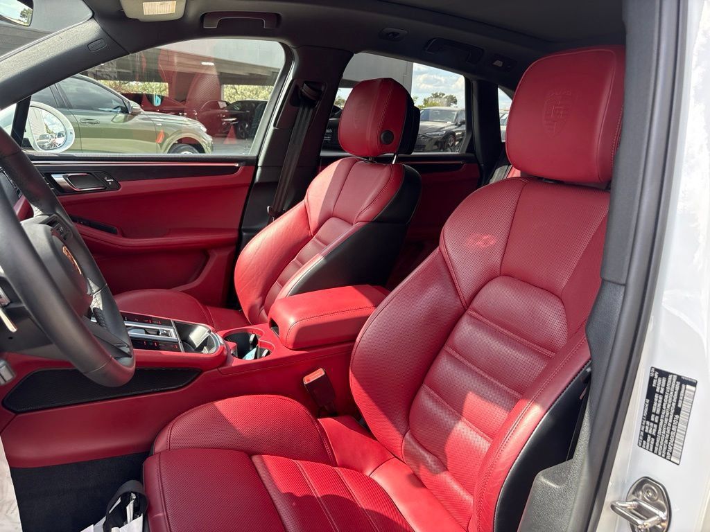 Used 2025 Porsche Macan GTS AWD/4WD image 12