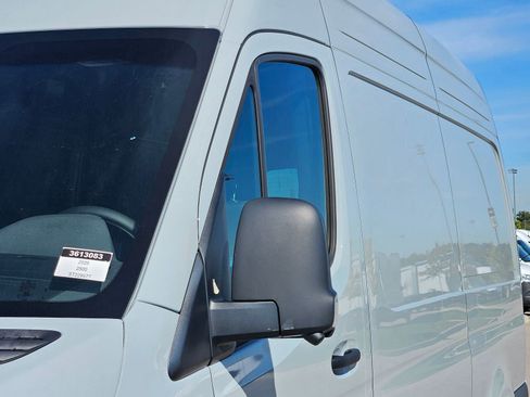 New 2025 Mercedes-Benz Sprinter 2500 image 11