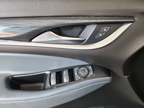 Used 2022 Buick Enclave Essence w/ Sport Touring Edition FWD image 11