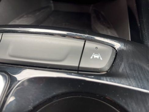 Used 2025 Chevrolet Trax RS w/ Sunroof Package image 23